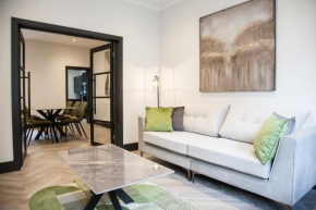 New! Stylish & Modern Home With Free Parking! Book Now!